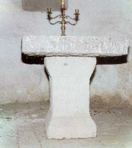 ROMAN ALTAR AS THE HOLY TABLE